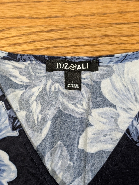 Roz & Ali Navy Blue Floral Sleeveless Blouse V-Neck Pleated Front Size L - Picture 5 of 7